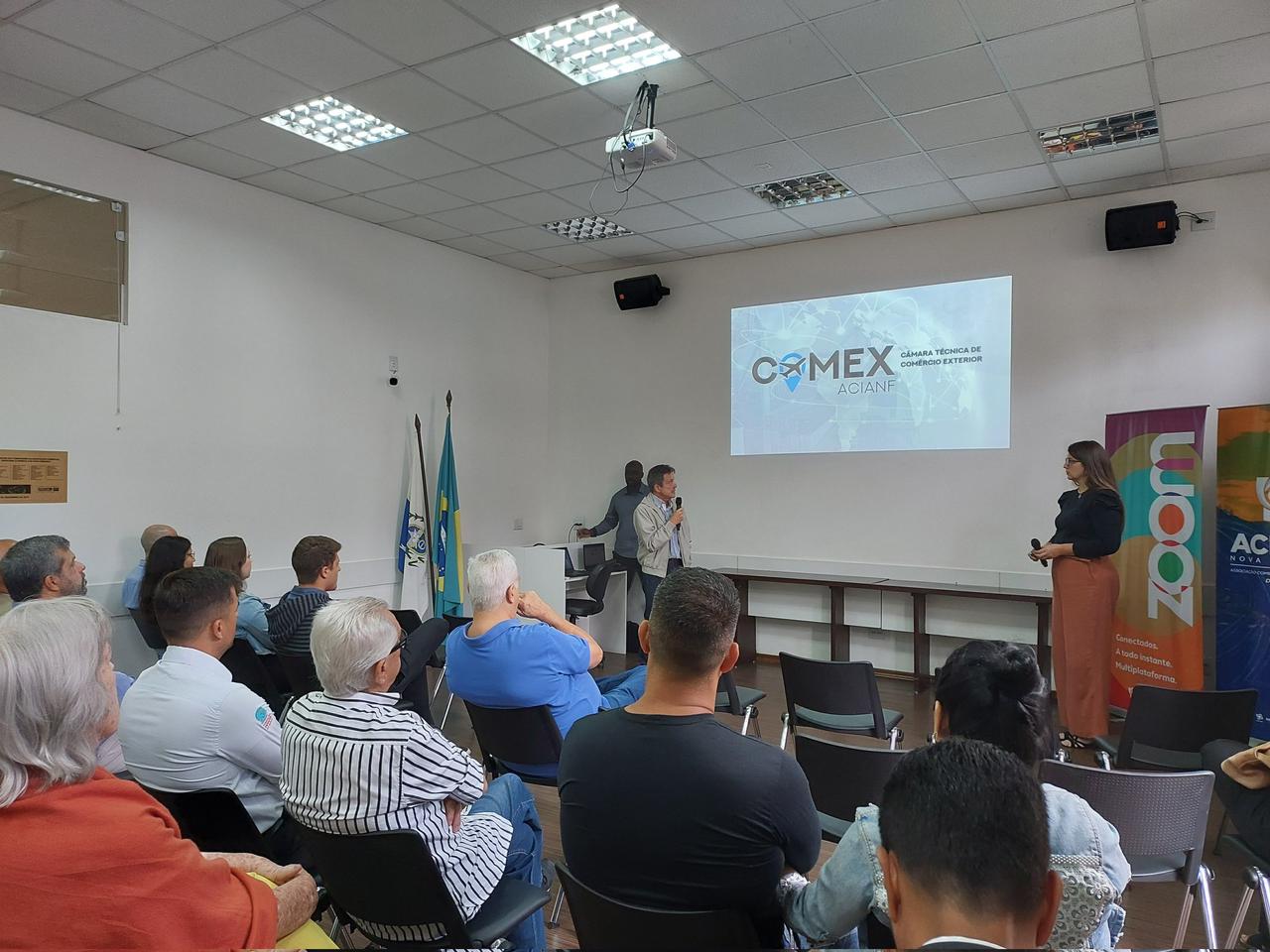 Encontro com Associados de Novembro abordou Internacionalização de empresas com a COMEX